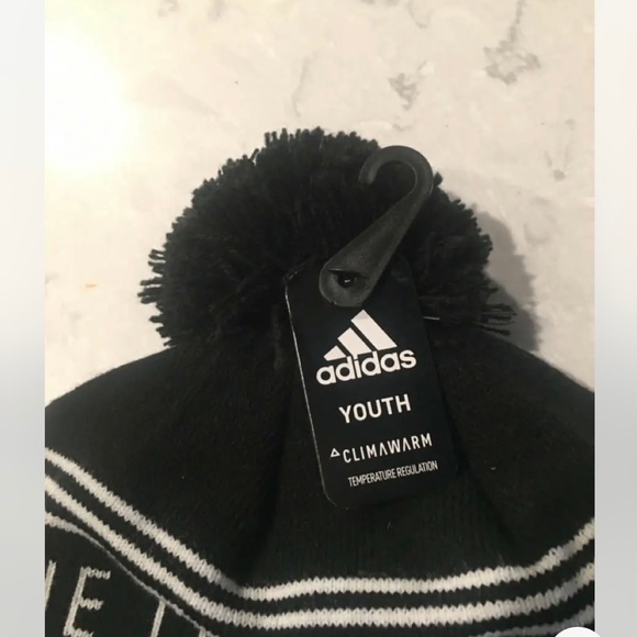Adidas Youth Winter Hat Black The Brand With Three Stripes OSFA NWT - Picture 2 of 4